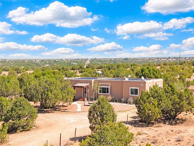 5 Kachina Rd, Santa Fe, NM 87508
