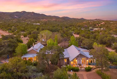 55 Paseo Del Rancho, Santa Fe, NM 87506