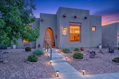 65 Calle Agua Clara, Santa Fe, NM 87508