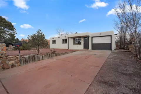 1019 Santa Clara Dr, Santa Fe, NM 87507