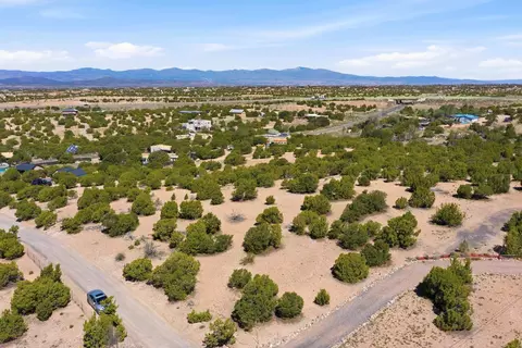 7 Calle Nopalitos, Santa Fe, NM 87507