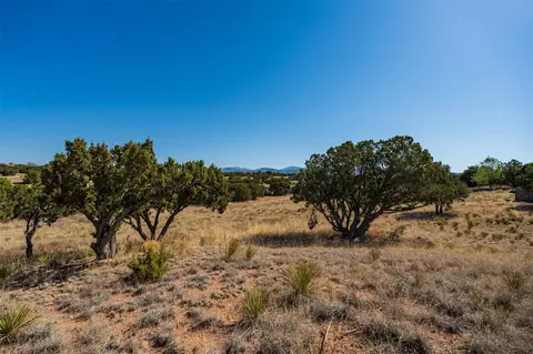 4 Azul Pl, Santa Fe, NM 87508