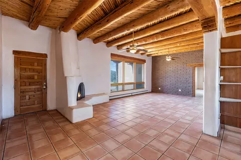 15 Coyote Trl, Santa Fe, NM 87508