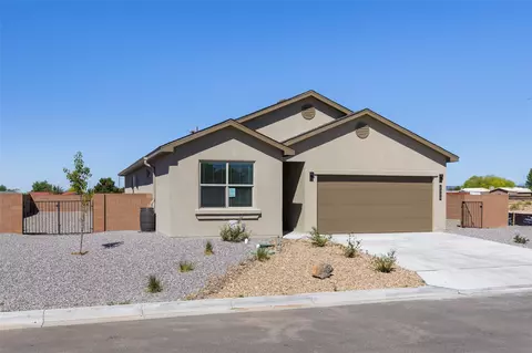2996 Calle Los Brios, Santa Fe, NM 87507