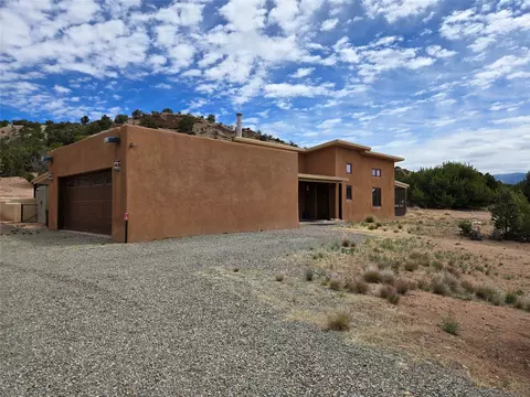 76 Calle Josephina, Santa Fe, NM 87506
