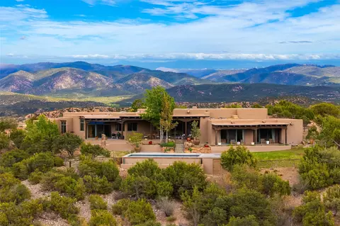3312 Monte Sereno Dr, Santa Fe, NM 87506