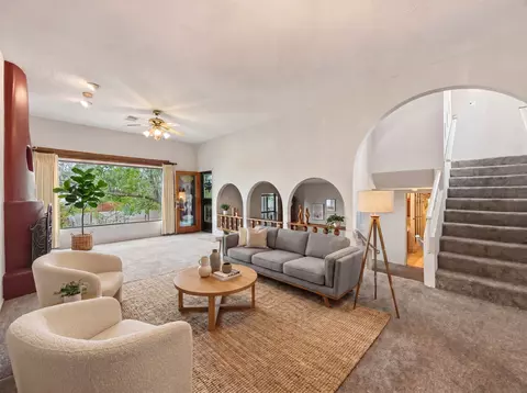 2116 Avenida De Las Alturas, Santa Fe, NM 87505