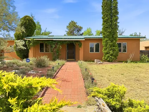2542 Camino Cabestro, Santa Fe, NM 87505