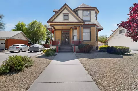 1117 8th St, Las Vegas, NM 87701