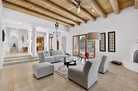1033 Brisa Cir, Santa Fe, NM 87507