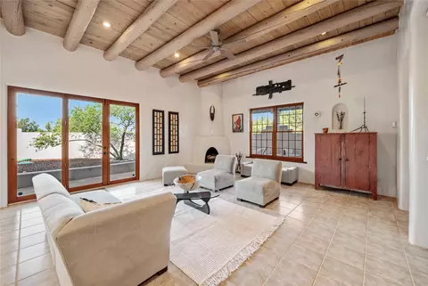 1033 Brisa Cir, Santa Fe, NM 87507