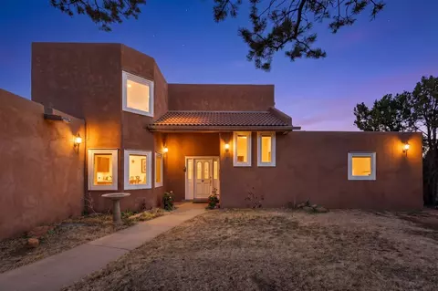 2 Toltec Rd, Santa Fe, NM 87505