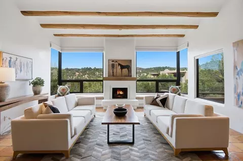 842 Camino De Jemez, Santa Fe, NM 87501