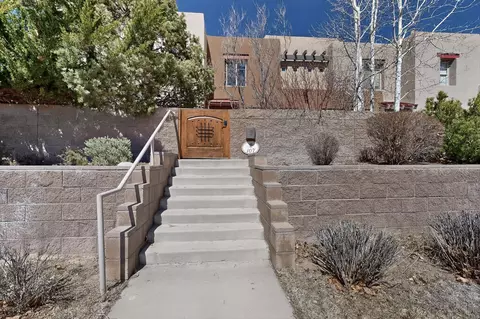 107 Johnson Mesa, Santa Fe, NM 87508