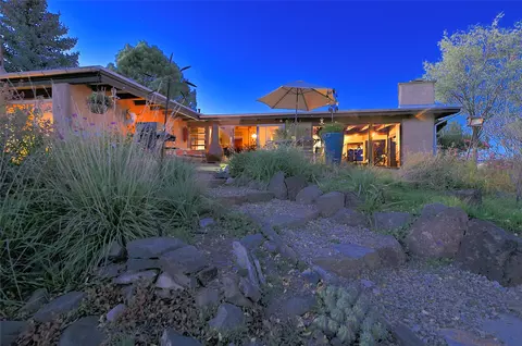 3 Culebra Rd, Taos, NM 87571