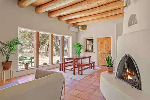 67 Ranchos Canoncito, Santa Fe, NM 87508