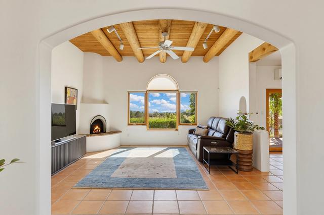11 Descanso Rd, Santa Fe, NM 87508