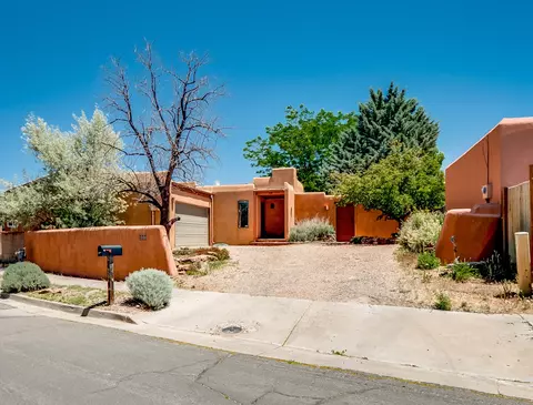 937 Camino Oraibi, Santa Fe, NM 87505