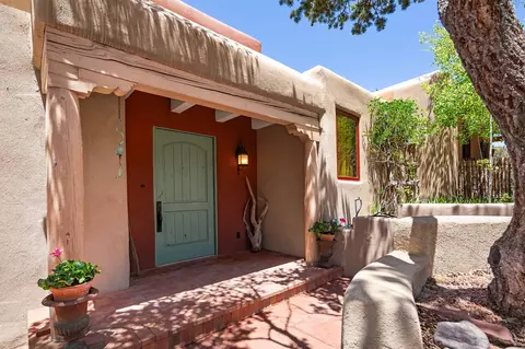 1026 Stagecoach Rd, Santa Fe, NM 87501