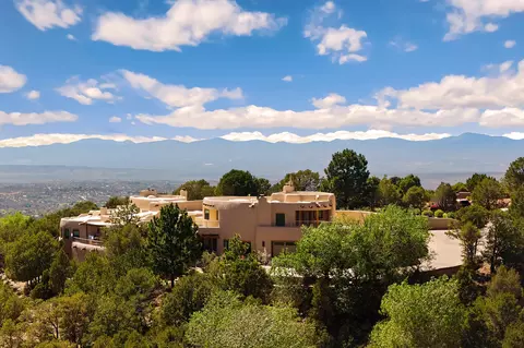 1233 N Summit Dr, Santa Fe, NM 87501