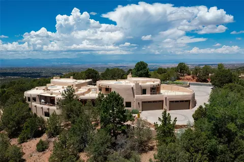 1233 N Summit Dr, Santa Fe, NM 87501