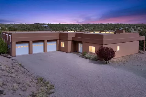 64 Coyote Trl, Santa Fe, NM 87508