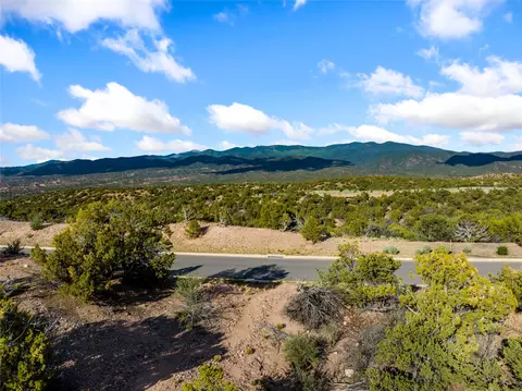 3296 Monte Sereno Dr, Santa Fe, NM 87506
