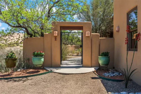 2 Calle Montoya, Placitas, NM 87043