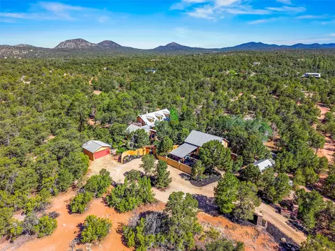 33 35 Mescalero Trl, Santa Fe, NM 87505