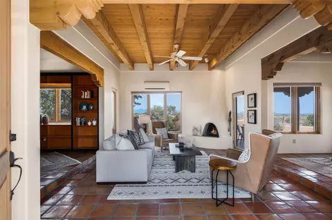 28 Tetilla Rd, Santa Fe, NM 87508