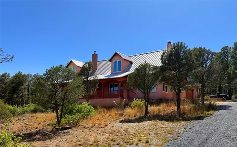6 Sarah Ln, Las Vegas, NM 87701