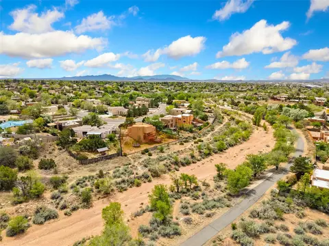 2359 Camino Pintores, Santa Fe, NM 87505
