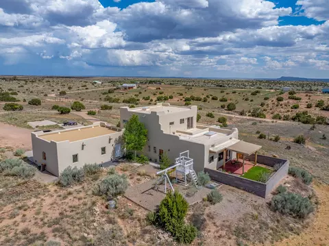 15 Deer Tank, Santa Fe, NM 87508