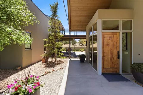 27 Old Rd, Lamy, NM 87540