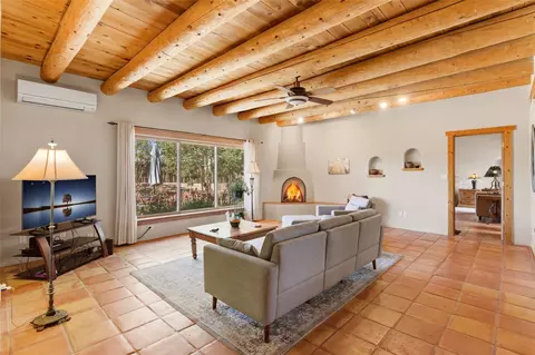6 Moya Pl, Santa Fe, NM 87508
