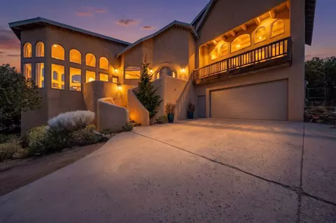 51 Coyote Mountain Rd, Santa Fe, NM 87505