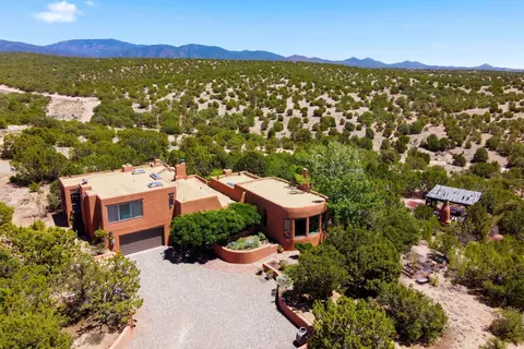 74 E Wildflower Dr, Santa Fe, NM 87506