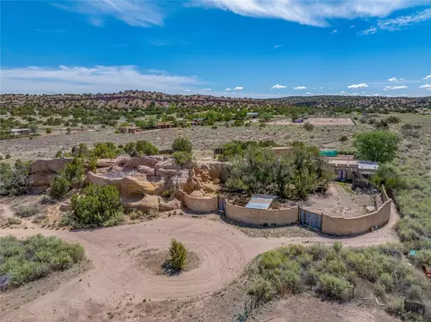 28 Rainbows End, Cerrillos, NM 87010