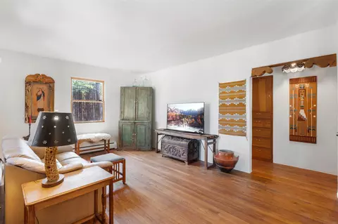 1820 Kiva Rd, Santa Fe, NM 87505