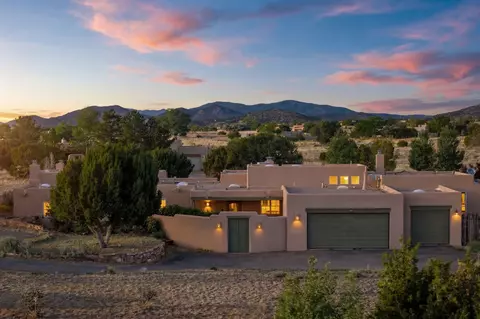 9 Cagua Rd, Santa Fe, NM 87508