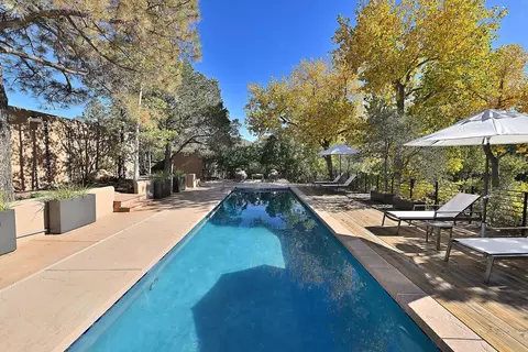 682 Garcia, Santa Fe, NM 87505