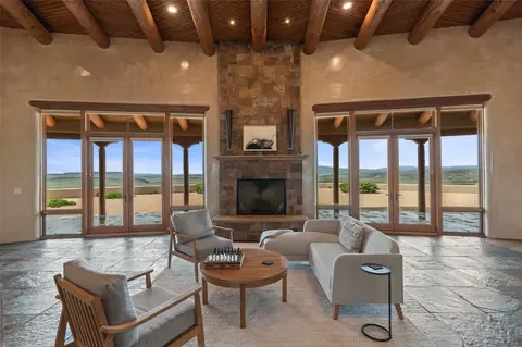 91 Pine Ranch Rd, Stanley, NM 87056