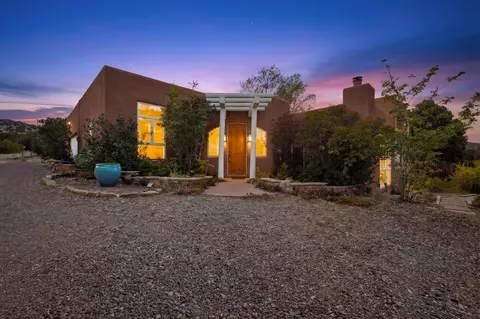 17 Calle Belicia, Santa Fe, NM 87508