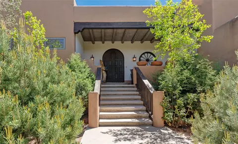 1327 Old Pecos Trl, Santa Fe, NM 87505