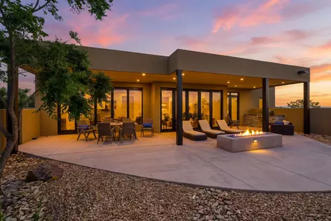 141 Paseo Aragon, Santa Fe, NM 87506