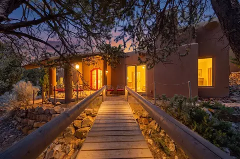 1404 Tesuque Creek Rd, Santa Fe, NM 87501