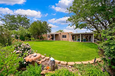 6309 Calle Zanate, Santa Fe, NM 87507