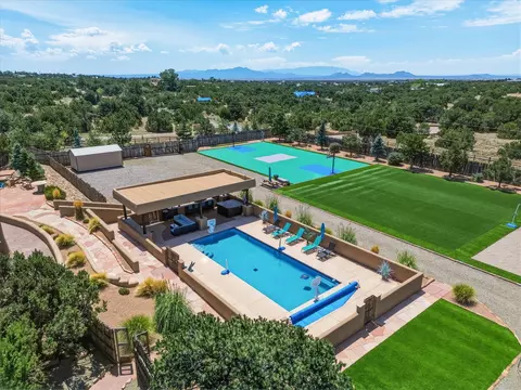 152 Arroyo Hondo Rd # A, Santa Fe, NM 87508