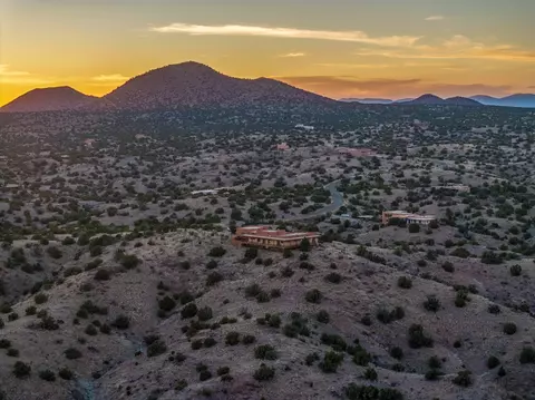 60 Bonanza Trl, Santa Fe, NM 87508