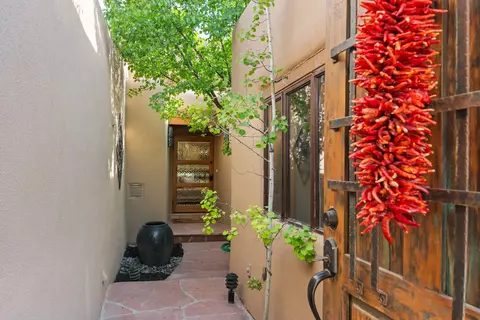 616 Paseo De La Cuma #A, Santa Fe, NM 87501